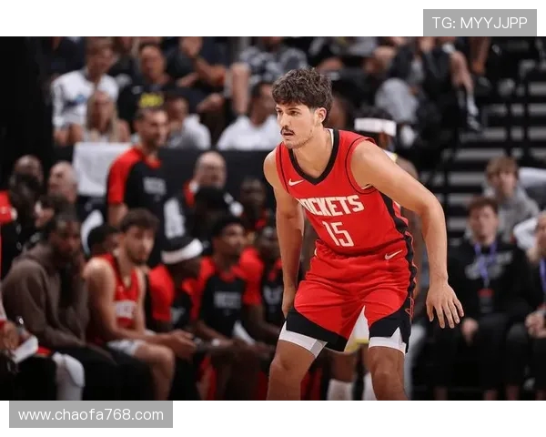 威尔逊全能表现带队拼搏28分钟砍下9分10篮板5助攻3帽展现全面实力