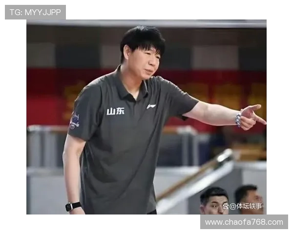 邱彪点评比赛连续低级失误暴露但全队拼劲赢得掌声篮球赛场奋战到底